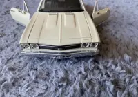 Chevrolet Chevelle SS -396   skala 1/24 - Lamborghini  skala 1/18 — ujęcie 2