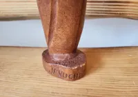 Ciekawa drewniana sygnowana afrykańska figurka — ujęcie 4