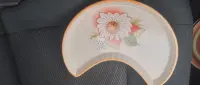 Ciekawy Półmisek ceramiczny — ujęcie 2