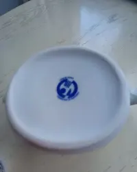 Cukierniczka i mlecznik  z porcelany — ujęcie 4