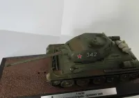 Czołg T34 - II Wojna Światowa  skala 1:43 — ujęcie 5