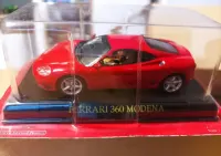 Cztery modele Ferrari na podstawkach skala 1 :43 — ujęcie 2