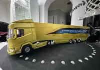 DAF XF WITH SKYLIGHTS 4x2 + BOX Trailer 3 Axle — ujęcie 4