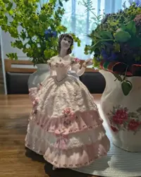 Dama porcelanowa Olivia Coalport limitowana edycja — ujęcie 2