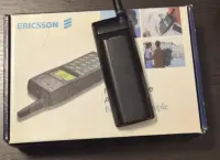 Dla kolekcjonerów stary telefon komórkowy smartfon Sony Ericsson a1018 — ujęcie 2