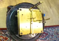 Duży mechanizm - werk do starego zegara stojącego podłogowego Urgos — ujęcie 4