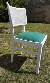 dwa krzesła drewniane z rafią- rarytas Vintage — ujęcie 5