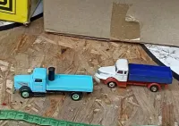Dwa stare vintage modele ciężarówek 1:87 modele firm wiking i grell — ujęcie 2