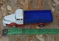 Dwa stare vintage modele ciężarówek 1:87 modele firm wiking i grell — ujęcie 4