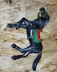 Dwie stare vintage figurki koni — ujęcie 3