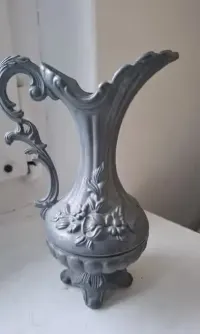 Dzbanek włoski z cyny pewter Peltrato 95% cyna — ujęcie 4