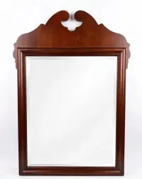 Elegansckie lustro fazowane w drewnianej ramie vintage — ujęcie 4