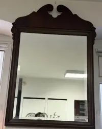 Elegansckie lustro fazowane w drewnianej ramie vintage — ujęcie 2