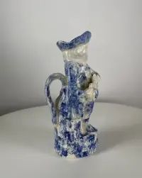 Figuralny dzbanek „Toby Jug” | ceramika w odcieniach kobaltu — ujęcie 2