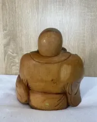 Figurka drewniana Budda — ujęcie 4
