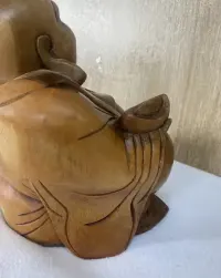 Figurka drewniana Budda — ujęcie 5