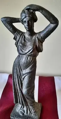 Figurka kobiety z brązu - 21 cm — ujęcie 4