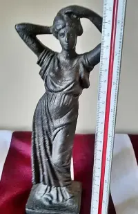 Figurka kobiety z brązu - 21 cm — ujęcie 5