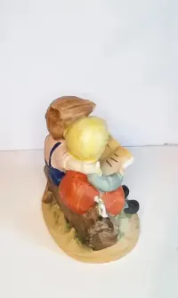 Figurka porcelanowa — ujęcie 5