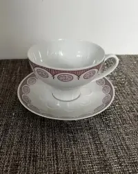 Filiżanka z podstawką – porcelana Lettin Colditz — ujęcie 3