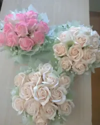 Flowerbox mydlane róże zakończenie roku szkolnego, średnica ok. 23 cm, wysokość ok. 20 cm — ujęcie 5