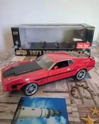 Ford mustang mach 1 sunstar 1:18 kolekcjonerski — ujęcie 2