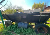Fura konna wóz gospodarski z zaczepem pod traktor / ciągnik rolniczy — ujęcie 3