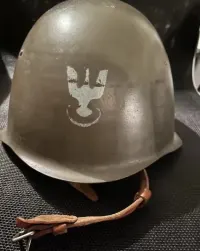 Hełm wojskowy PRL antyk KZWM 1953 — ujęcie 3