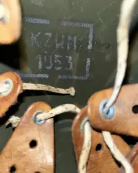Hełm wojskowy PRL antyk KZWM 1953 — ujęcie 4