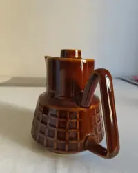 Imbryk dzbanek ceramika porcelit Pruszków — ujęcie 2