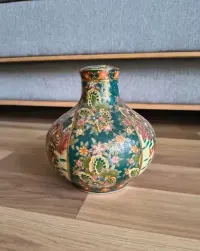 Japońska ceramika, dekoracja w stylu orientalnym satsuma — ujęcie 2