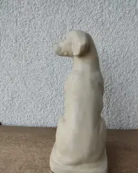 Kamienna figurka labrador — ujęcie 4