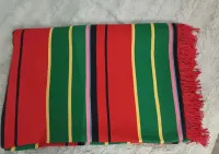 Kilim / narzuta / pasiaki, czerwone frędzle — ujęcie 3