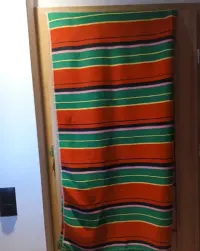Kilim / pasiaki / narzuta, z zielonymi frędzlami — ujęcie 2