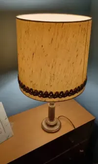 Klasyczna lampa stołowa Vintage — ujęcie 5