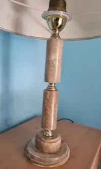Klasyczna lampa stołowa Vintage — ujęcie 3