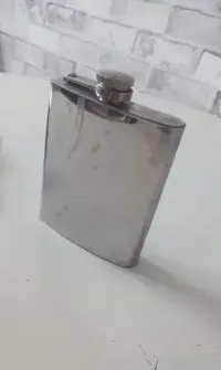 Klasyczna Piersiówka Stalowa 260ml 9oz  Idealna na Prezent Outdoo — ujęcie 2