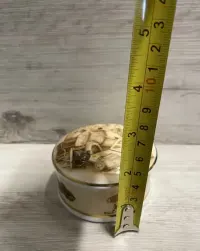 Kolecjonerskie porcelanowe puzderko — ujęcie 3