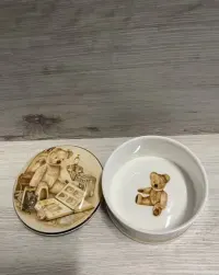 Kolecjonerskie porcelanowe puzderko — ujęcie 4