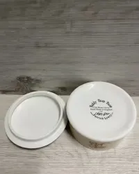 Kolecjonerskie porcelanowe puzderko — ujęcie 5