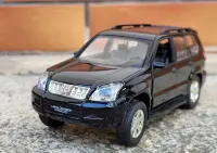 Kolekcja modeli Toyota Land Cruiser Prado 1:32 unikat — ujęcie 5