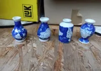 Kolekcjonerski Komplet 4 malutkich ceramicznych wazonów waz urn puchar — ujęcie 5