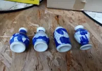 Kolekcjonerski Komplet 4 malutkich ceramicznych wazonów waz urn puchar — ujęcie 2