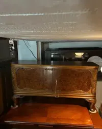 Komoda idealna pod TV Chippendale — ujęcie 2
