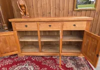 Komoda tekowa 3-drzwiowa z szufladami 178x49x97 cm #501 Stylowy Węgrów — ujęcie 3