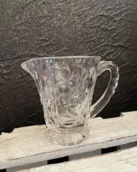 Krysztalowy dzbanuszek retro vintage prl lekko uszkodzony — ujęcie 2