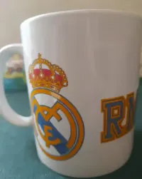 Kubek  oficial   REAL   MADRYT .* — ujęcie 3