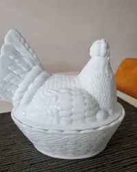 Kura szklana z Ząbkowic  duża 21cm. — ujęcie 2