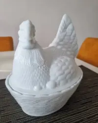 Kura szklana z Ząbkowic  duża 21cm. — ujęcie 3