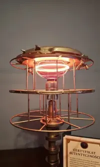 Lampa designerska EDISON – rękodzieło, stal i żeliwo — ujęcie 3